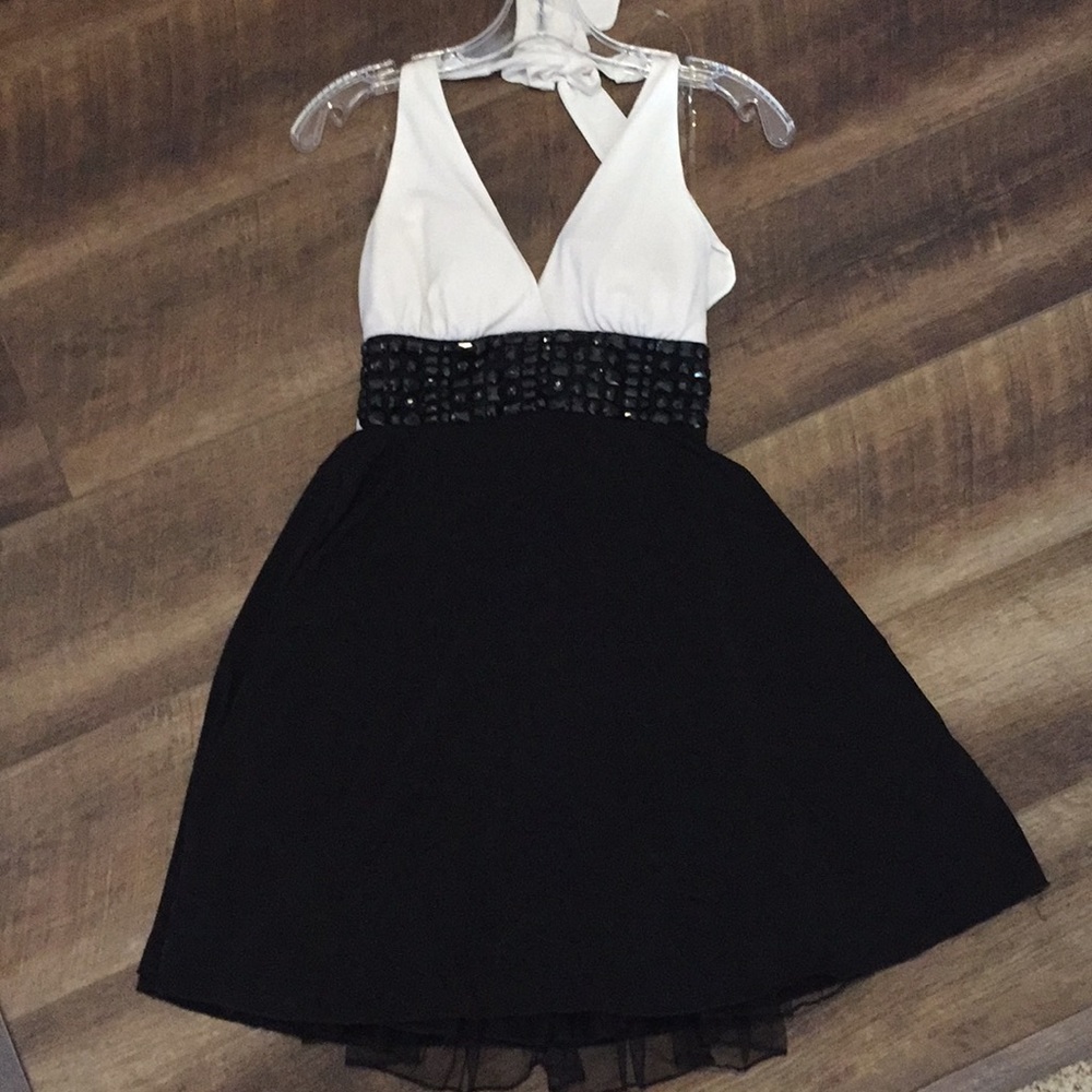 Speechless black and white dress
